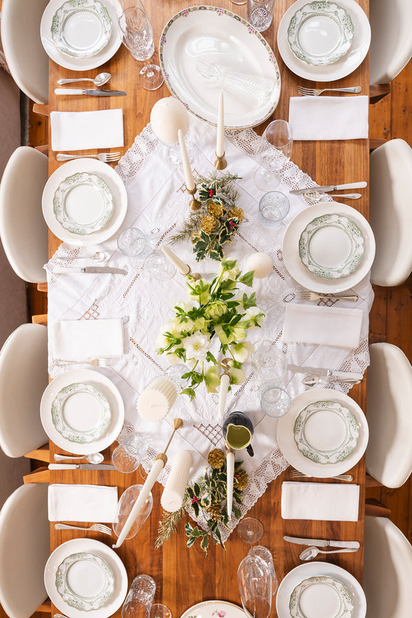 A White Christmas Table Setting for 8