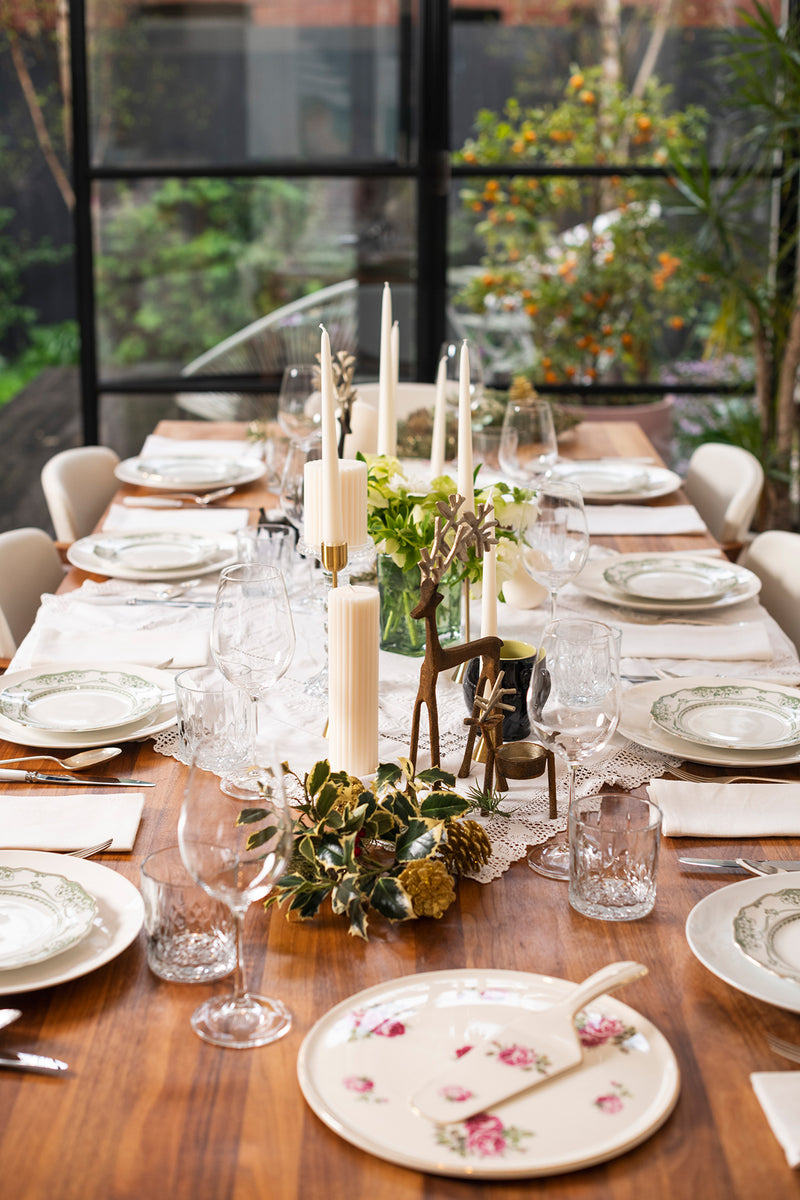 A White Christmas Table Setting for 8